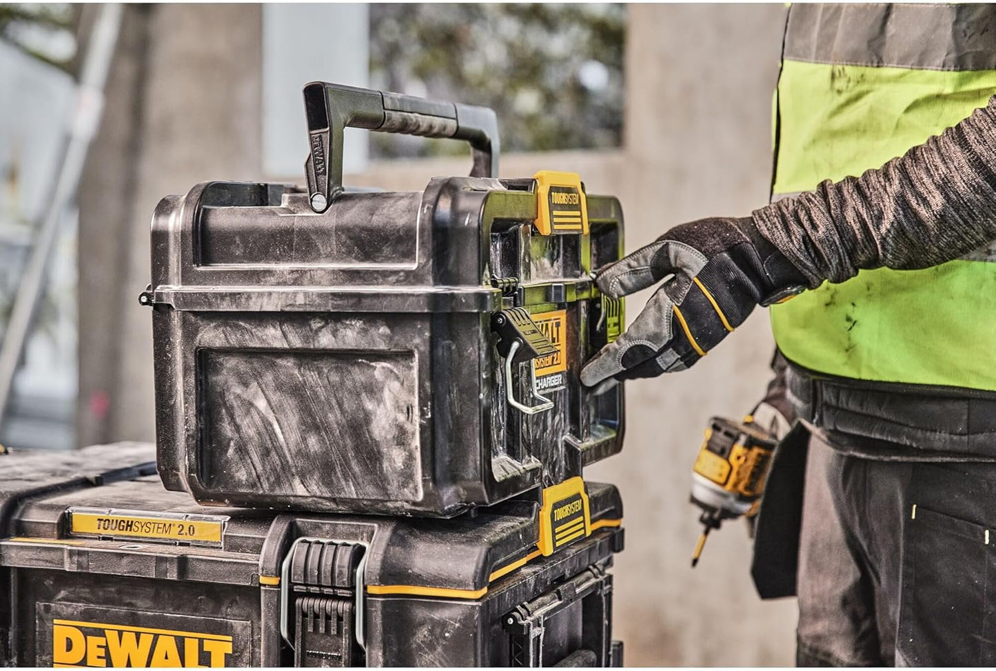 Cargador Doble XR 18V / FLEXVOLT 4A DWST83471-QW