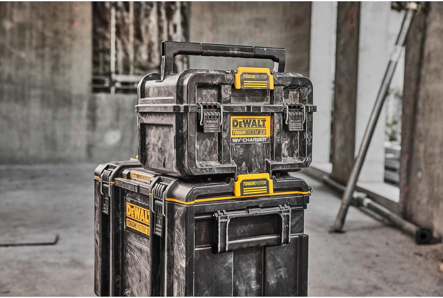 Cargador Doble XR 18V / FLEXVOLT 4A DWST83471-QW